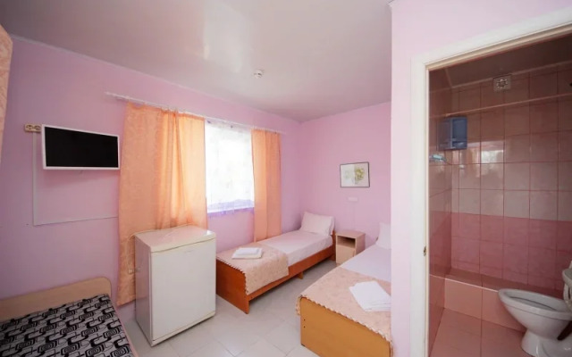 EdiRoz na Kryimskoy Guest House