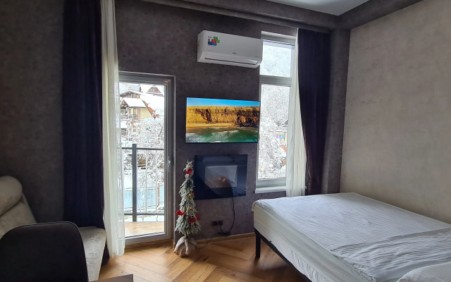 Kvartira S Kaminom Apartments