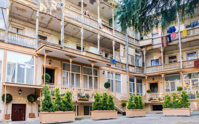 BB Residence Sololaki