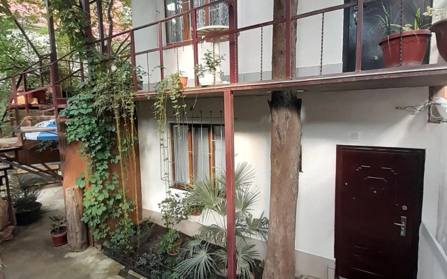 Uyut Guest House