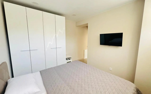 Odnokomnatnaya Na Chetverykh S Otdelnoy Spalney Apartment