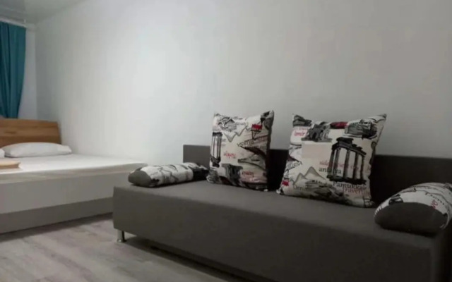 3-kh Komnatnaya Na 5 Mest Flat
