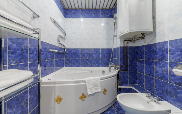 Апартаменты 3 спальни на Мойке