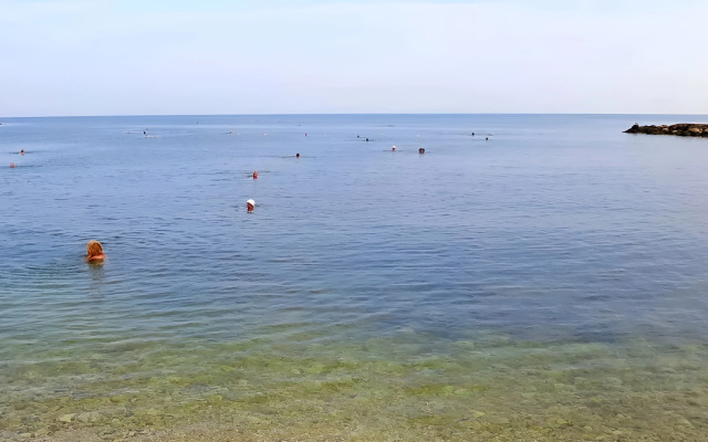 Апартаменты Уютная студия возле моря