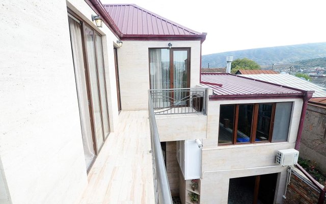 Apart-Otel Friendship House