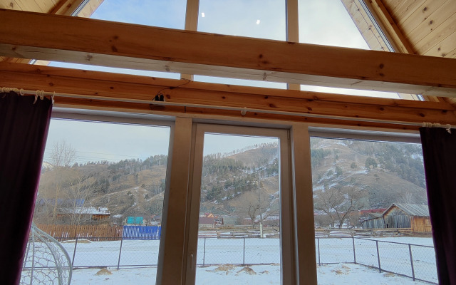 Гостевой дом Коттедж с панорамным видом на горы