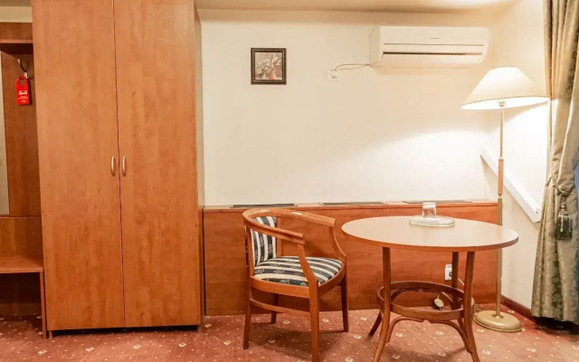 Отель Академическая