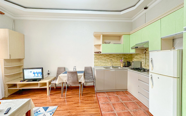 S Frantsuzskim Balkonom Apartaments