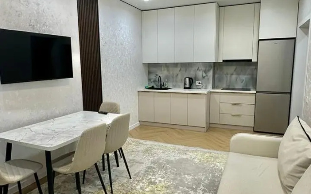 Квартира трехкомнатная просторная рядом с торговым центром