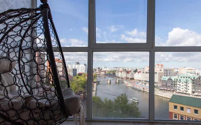 S Shikarnym Vidom na Rybnuyu Derevnyu Flat