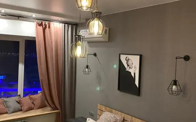 Квартира с видом на реку и высокими потолками