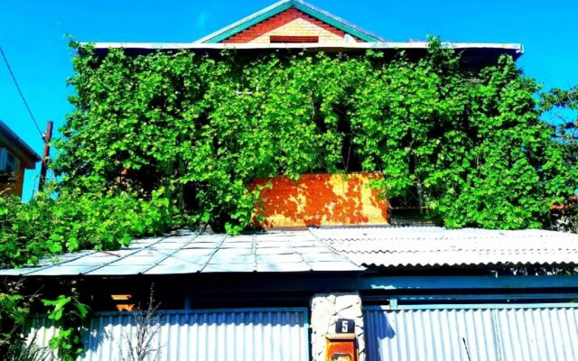 Частный дом на улице Средняя 5