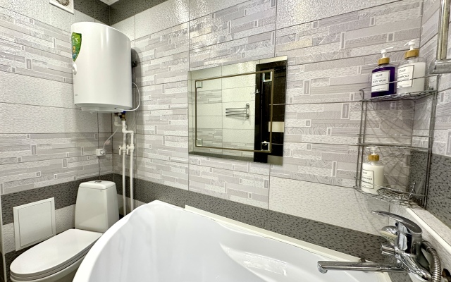naprotiv TTS Zhemchuzhina Sibiri Apartments
