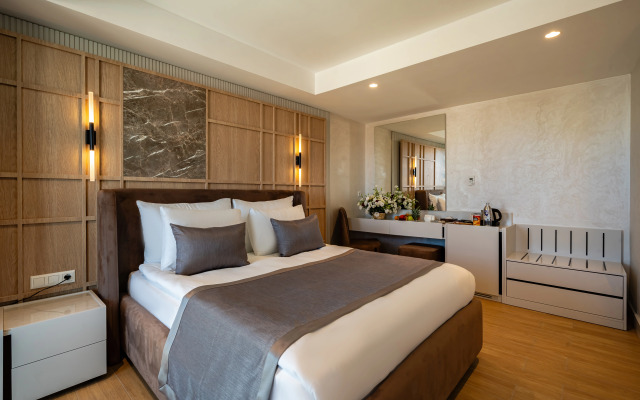 Awen Hotel Lara