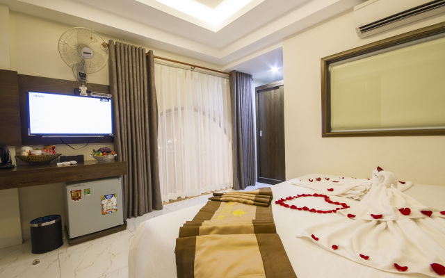 Happy Sky Hotel
