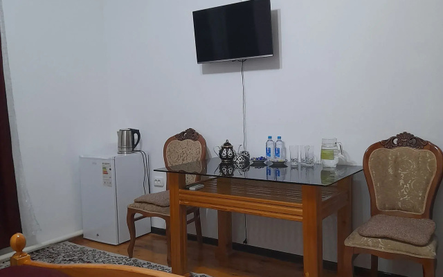 Butik-otel' Parvina  in old city