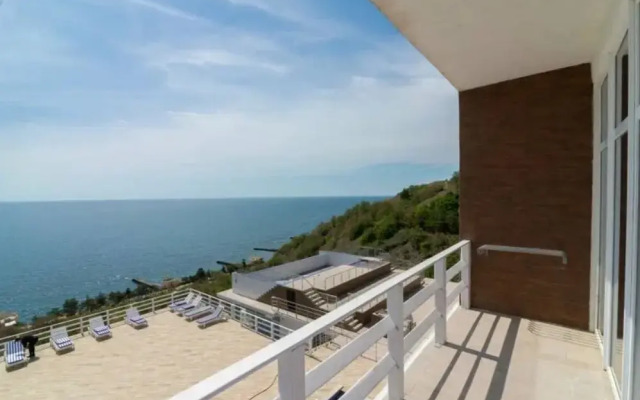 Mare Infiniti Guest house