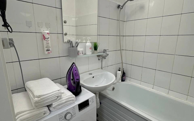 Квартира Просторная двушка рядом кафе, магазины, маршрутки м.Митино, Сходнеская