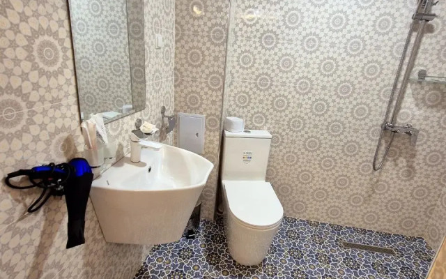 Samarkand Imron Hotel