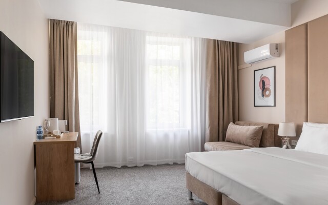 Kinney Sea View Hotel