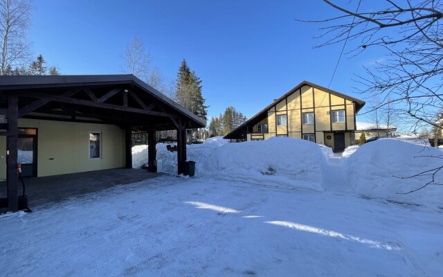 U Mednogo Ozera Private House
