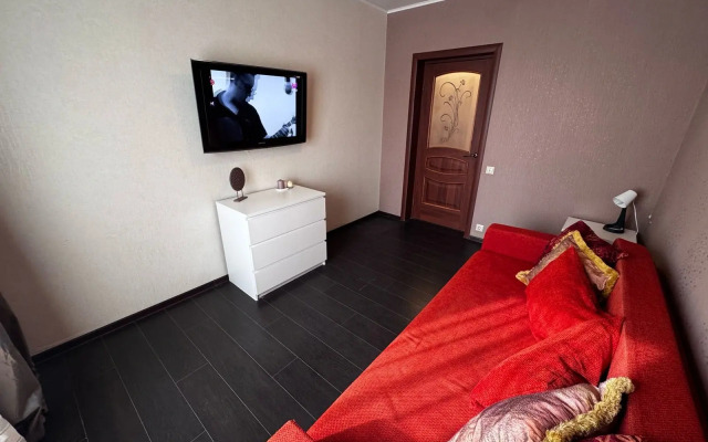 2kh-Komnatnaya Na Grodnenskoy Flat