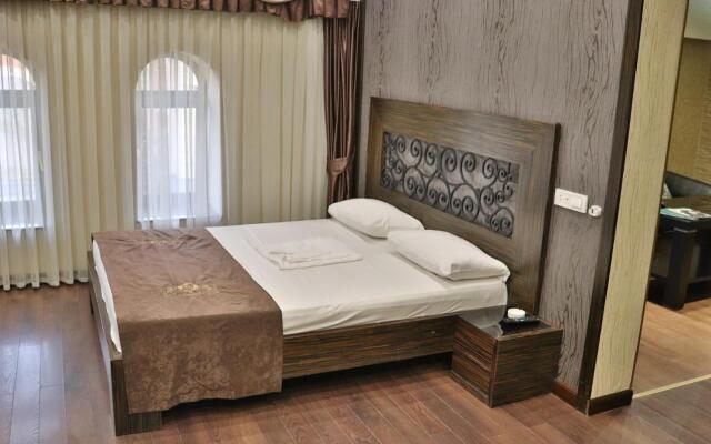 Roma Yerevan & Tours Hotel