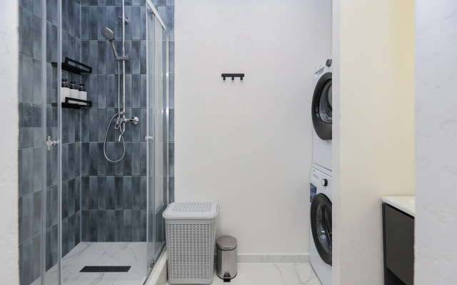 S Dizaynerskim Remontom V Tsentre Goroda Flat