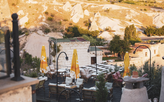 Cappadocia Fairy Chimneys Selfie Cave Hotel