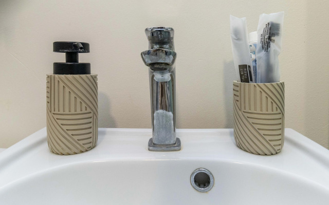 Квартира с желтым диваном