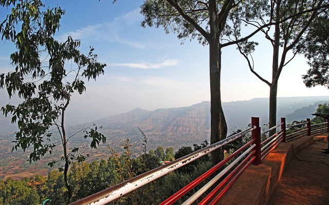 Valley Nest Hotel