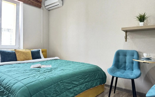 Yarkaya Studiya Na Ulitse Universitetskaya Naberezhnaya 62 Flat