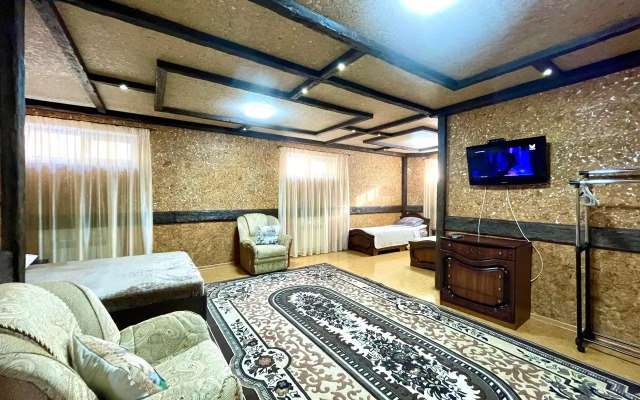 Частный дом Дом двухэтажный "ЛОЗА ВИНОГРАДА"