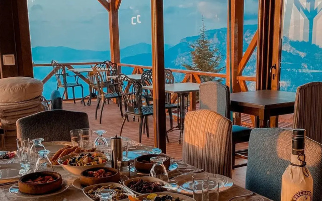 Отель Yediburunlar Lighthouse Boutique & Restaurant