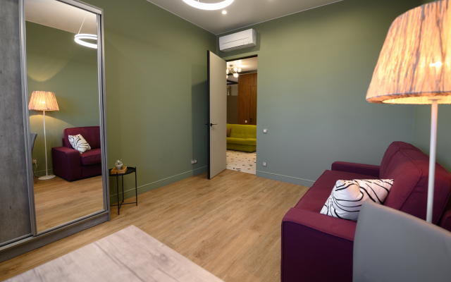 Sovremennye U Metro Pokryshkina Apartments