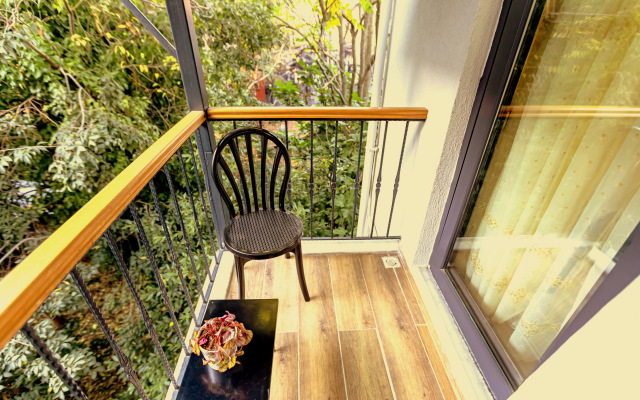 Отель Loren Hotel & Suites