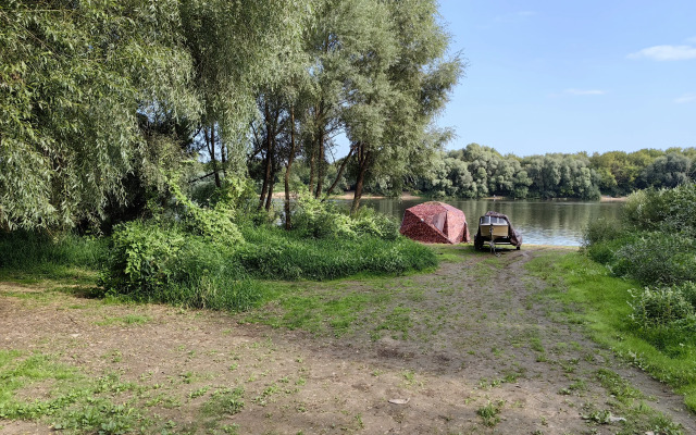 Glamping Nomad by the river
