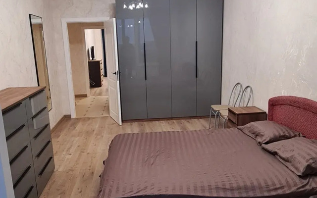 Prostornaya 3kh komnatnaya Flat