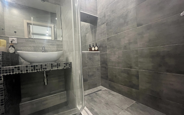 Апартаменты в ЖК Белый ангел с проектором