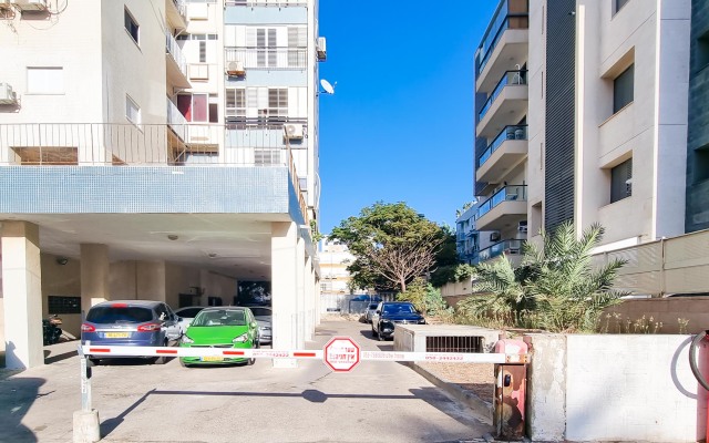 Charming 3 Bdr Sea View Bat Yam #B5 Apartments