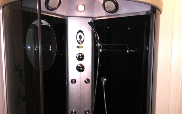 Апартаменты на Спутника 32