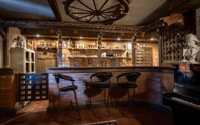 De Balzak Apartments