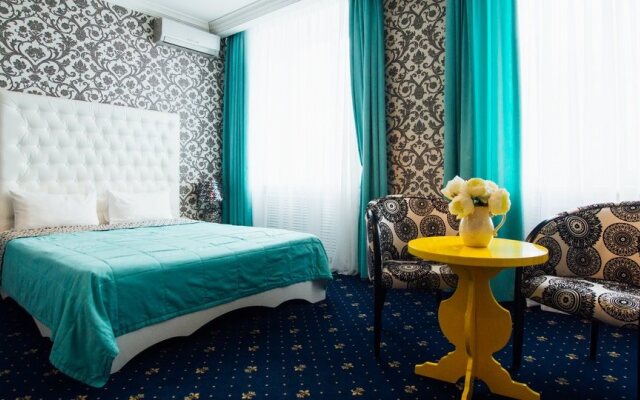 Matreshka Plaza Hotel