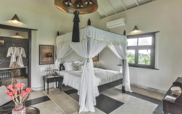 Mayurana by Edwards Collection Villa