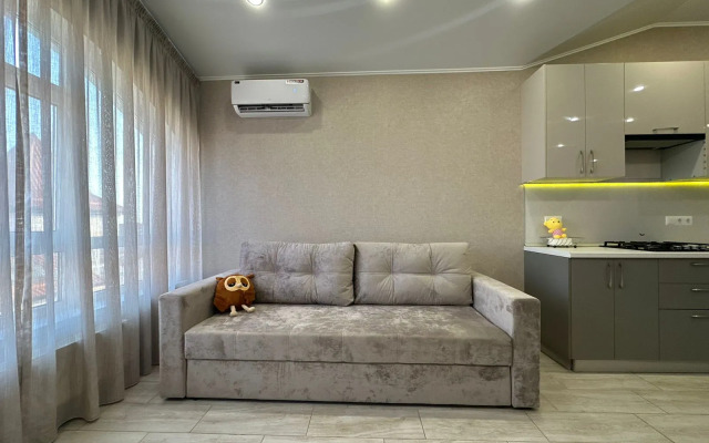Dvukhurovnevaya S Vidom Na More Flat