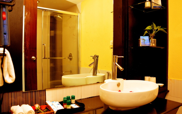 Gokulam Park Sabari OMR Hotel