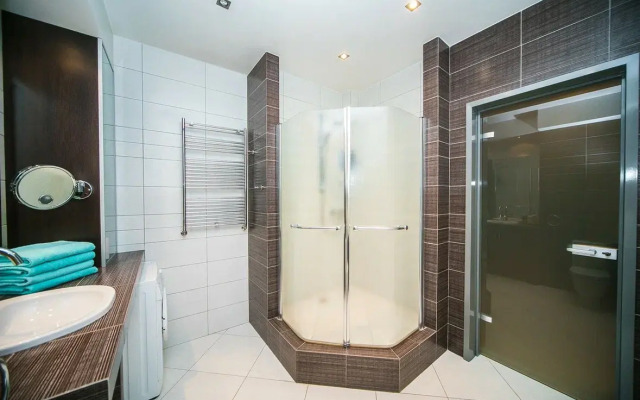 V Samom Tsentre Goroda Apartment