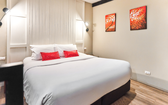 Prince Theatre Heritage Stay Hostel - Silom