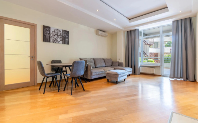 Апартаменты с двумя мастер-спальнями на первой береговой линии