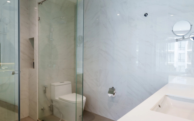 Pool View 1310 Wyndham Condo Apartments